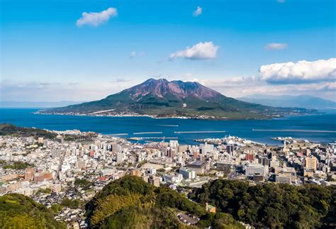 ルミエール 鹿児島：光と影の交錯する都市の物語